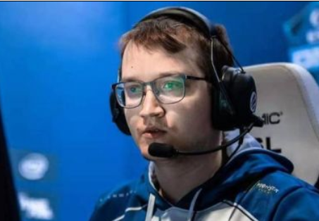 湖北武汉举办全国篮球邀请赛总决赛精彩回顾